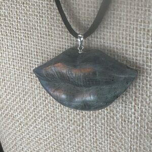 Purple Flash Labradorite Lips Pendant on Silver Bail and Faux Suede